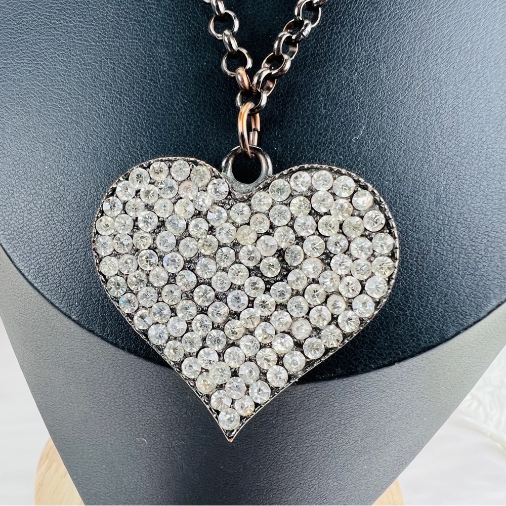 Pretty vintage gunmetal tone, rhinestone bling heart pendant necklace